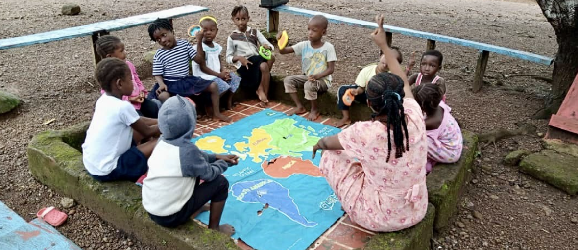 A class for lower primary pupils at Maronka