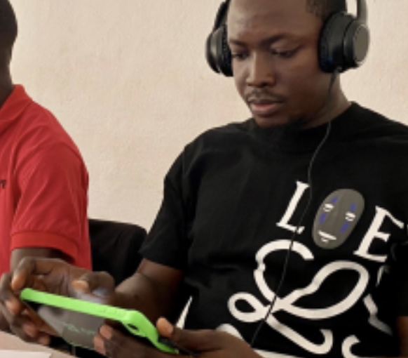 Screenshot 2023-03-21 at 12.04.18 EducAid’s IT Coordinator, Y4, gets to know the
Imagine Worldwide tablet during training for the EducAid team